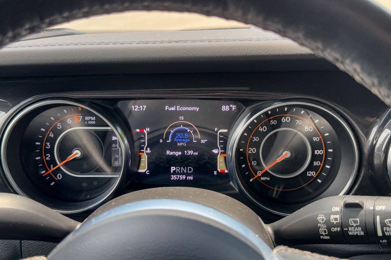 Used 2021 Jeep Wrangler Unlimited Sahara AWD/4WD image 32