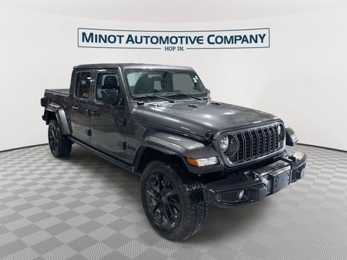 Used 2024 Jeep Gladiator Sport AWD/4WD image 1