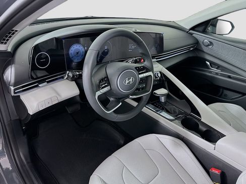 New 2026 Hyundai Elantra Limited image 9