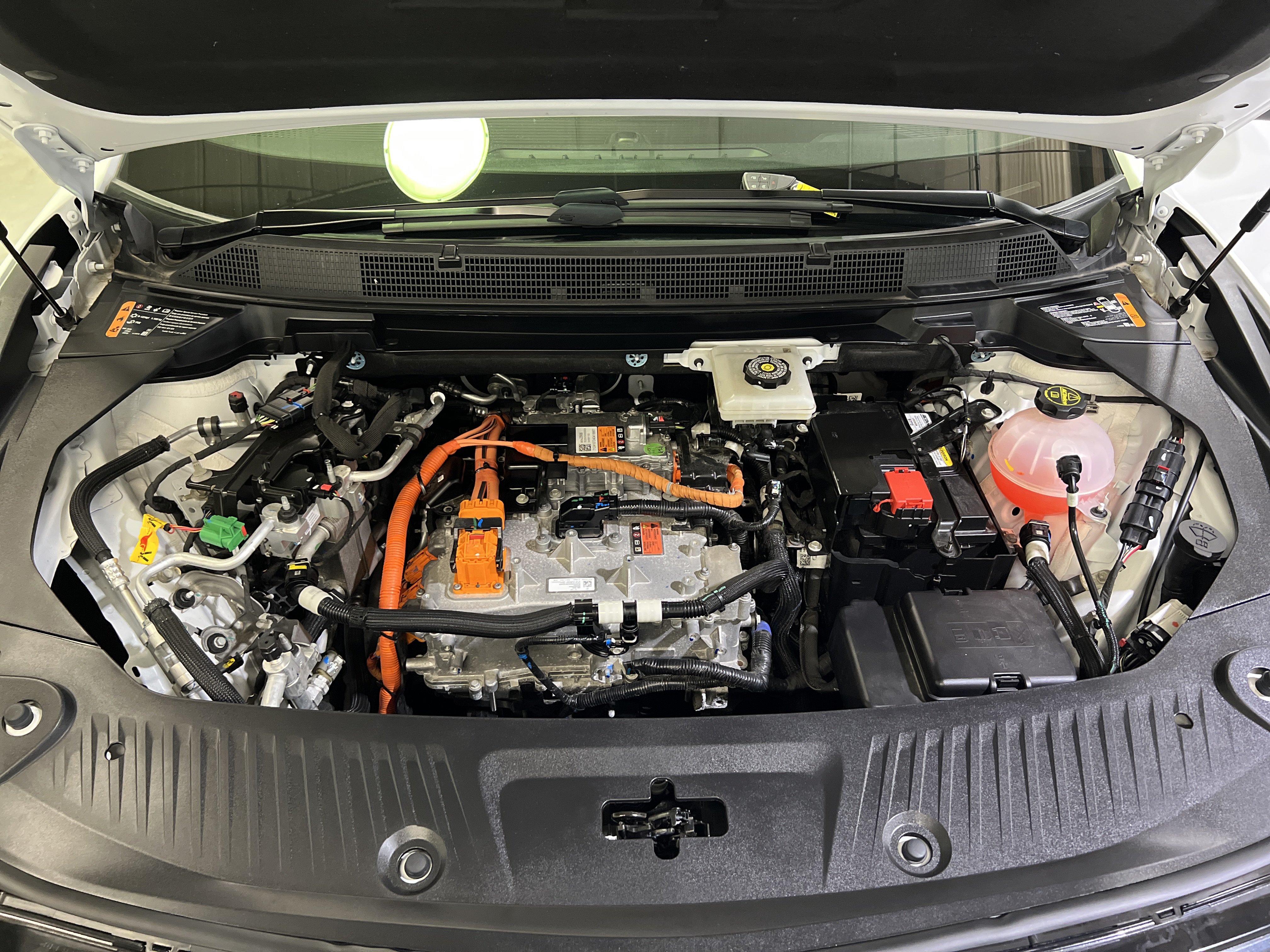 Certified 2024 Chevrolet Equinox EV LT FWD image 15
