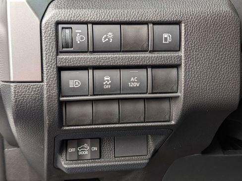 Used 2025 Toyota Tacoma TRD Sport image 17