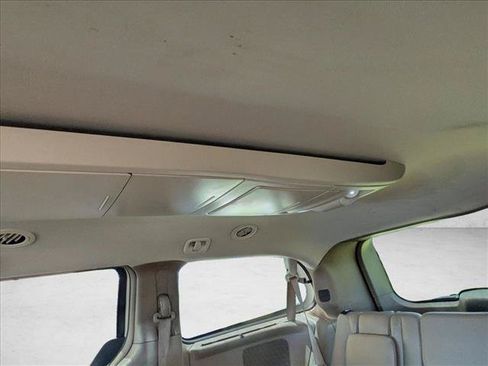 Used 2015 Chrysler Town & Country Touring w/ Driver Convenience Group FWD image 13