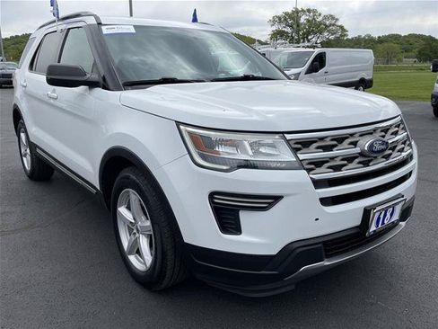 Certified 2018 Ford Explorer XLT FWD image 7