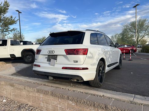 Used 2018 Audi Q7 3.0T Prestige image 3