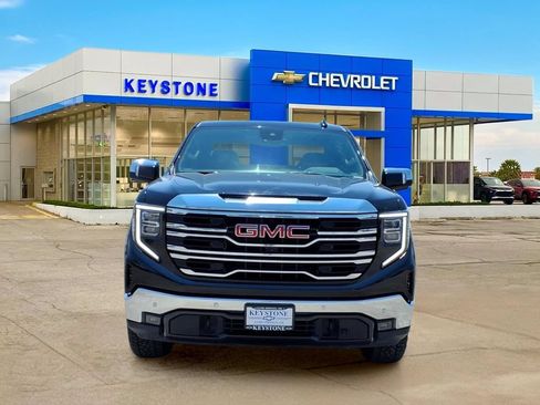 Used 2024 GMC Sierra 1500 SLT w/ SLT Premium Package AWD/4WD image 2