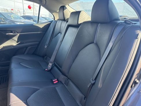 Used 2021 Toyota Camry XLE image 12