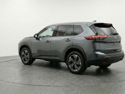 Used 2025 Nissan Rogue SV image 6