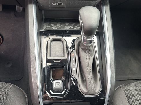 Used 2025 GMC Canyon Elevation w/ Convenience Package image 12