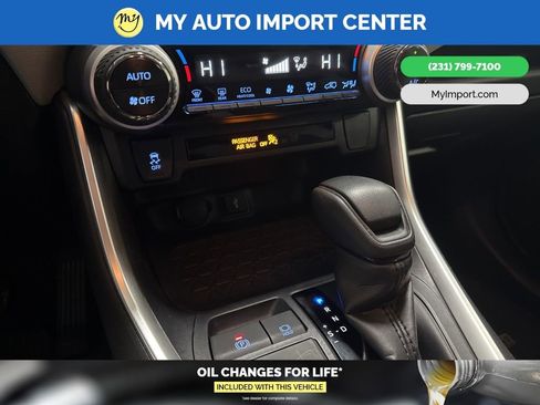 Used 2020 Toyota RAV4 XLE image 22