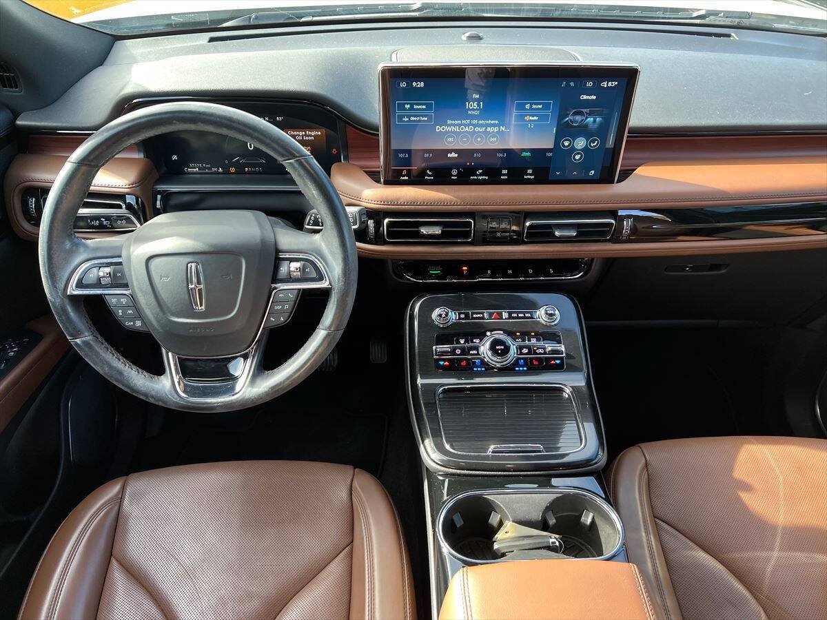 Used 2023 Lincoln Nautilus Reserve w/ Equipment Group 201A FWD image 10