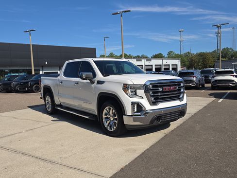 Used 2019 GMC Sierra 1500 SLT w/ SLT Premium Plus Package RWD image 2