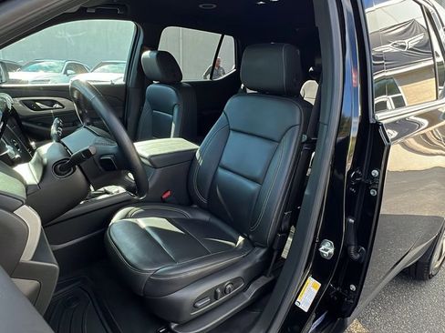 Used 2023 Chevrolet Traverse LT w/ LT Premium Package image 25