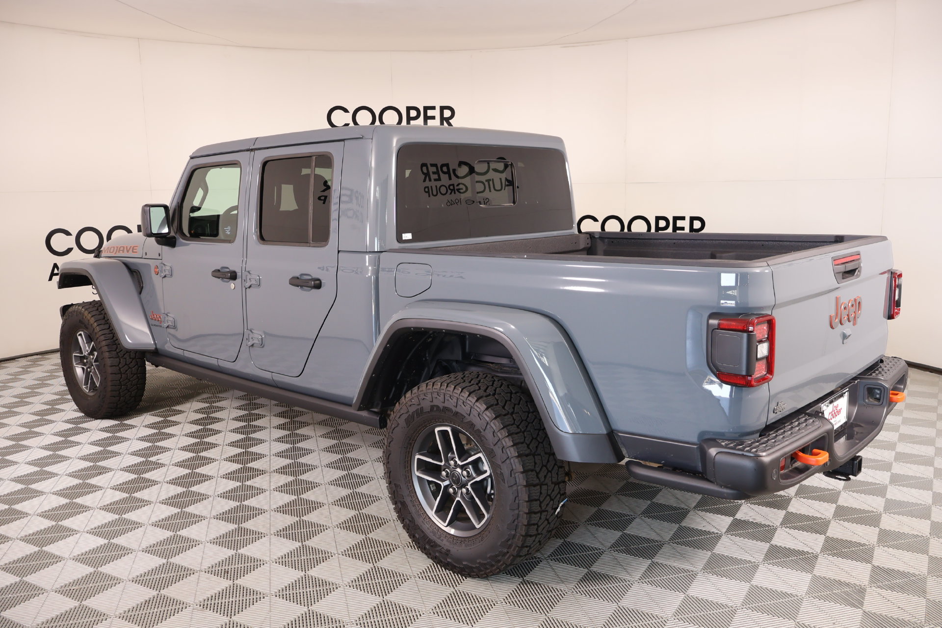 Used 2026 Jeep Gladiator Mojave AWD/4WD image 24