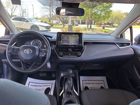 Used 2022 Toyota Corolla LE FWD image 13
