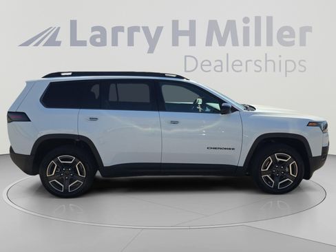 New 2026 Jeep Cherokee Laredo AWD/4WD image 6