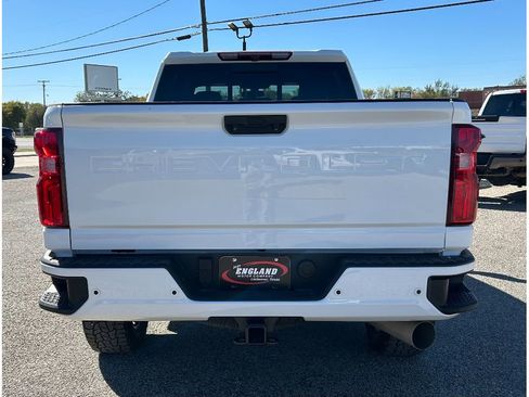 Used 2023 Chevrolet Silverado 2500 High Country w/ Z71 Off-Road Package image 5