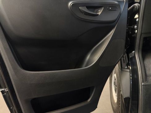 Used 2025 Mercedes-Benz Sprinter 2500 image 22