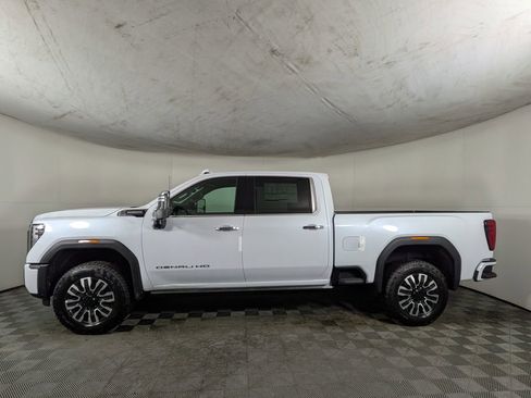 New 2026 GMC Sierra 2500 Denali Ultimate AWD/4WD image 3