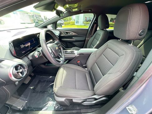 Certified 2025 Chevrolet Equinox EV LT FWD image 19