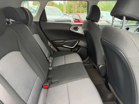 Used 2024 Kia Soul LX w/ Option Group 015 FWD image 8