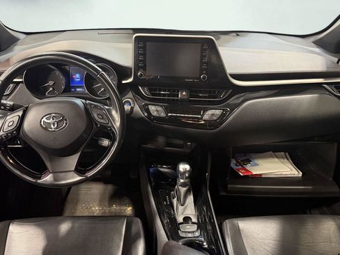 Used 2019 Toyota C-HR Limited FWD image 30
