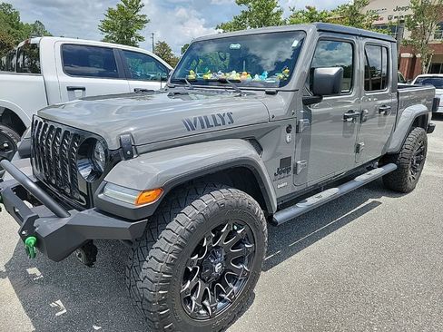 Used 2021 Jeep Gladiator Sport AWD/4WD image 1