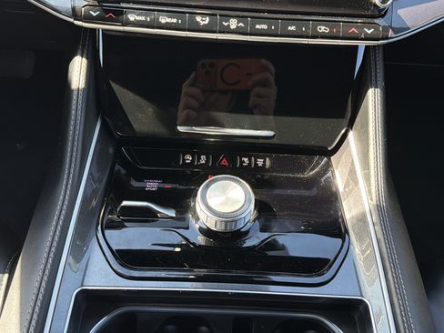 Used 2023 Jeep Wagoneer 4WD image 22