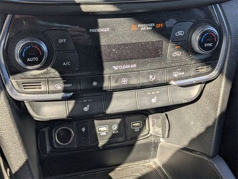 Used 2020 Hyundai Santa Fe SEL image 22
