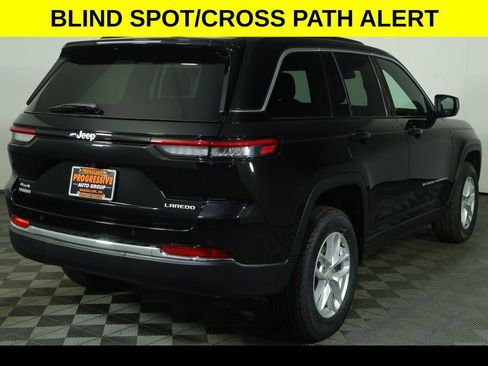 New 2026 Jeep Grand Cherokee Laredo AWD/4WD image 9