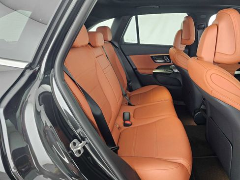 Used 2026 Mercedes-Benz GLC 300 image 12