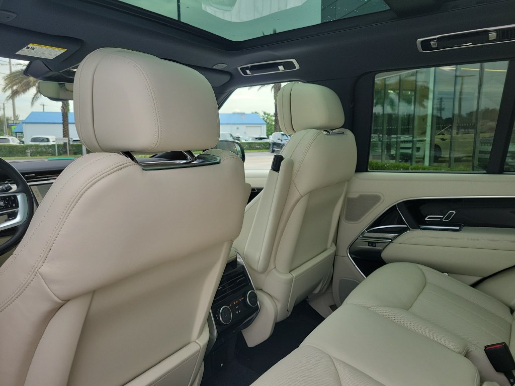 New 2027 Land Rover Range Rover SE AWD/4WD image 17