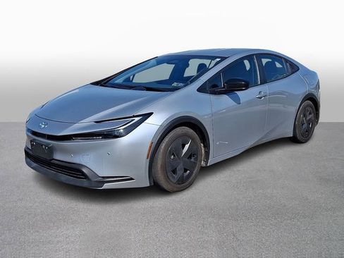 Used 2023 Toyota Prius LE FWD image 1