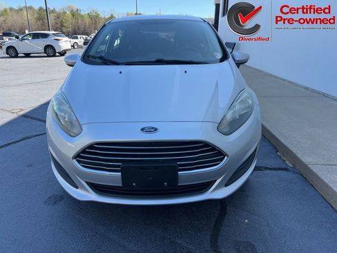 Used 2019 Ford Fiesta SE FWD image 4
