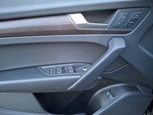 Used 2024 Audi Q5 e Premium image 7