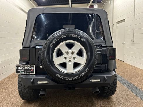 Used 2015 Jeep Wrangler Unlimited Sport w/ Quick Order Package 24S AWD/4WD image 3