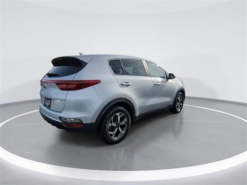 Used 2022 Kia Sportage LX image 8