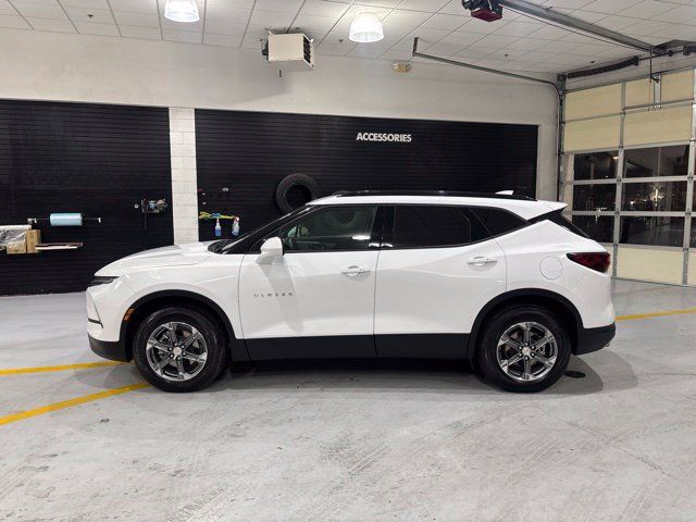 Used 2025 Chevrolet Blazer LT w/ Convenience Package AWD/4WD image 5