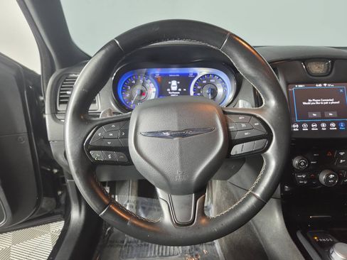 Used 2019 Chrysler 300 S RWD image 25