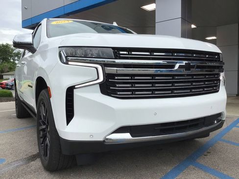 Used 2024 Chevrolet Suburban Premier AWD/4WD image 50