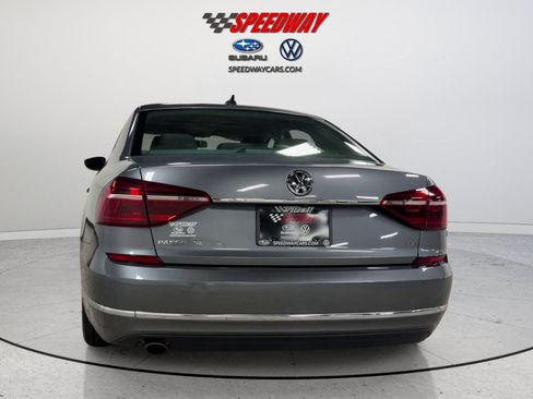 Used 2018 Volkswagen Passat 2.0T SE FWD image 7