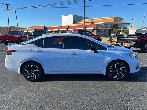 New 2025 Nissan Versa SR w/ Trunk Package image 4