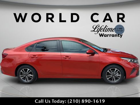 Used 2024 Kia Forte LXS FWD image 8