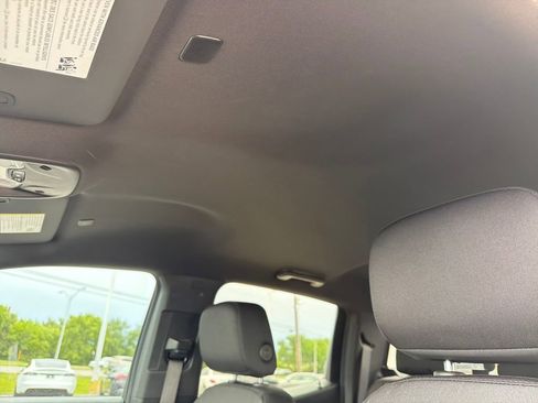 Used 2023 Chevrolet Colorado Trail Boss image 15