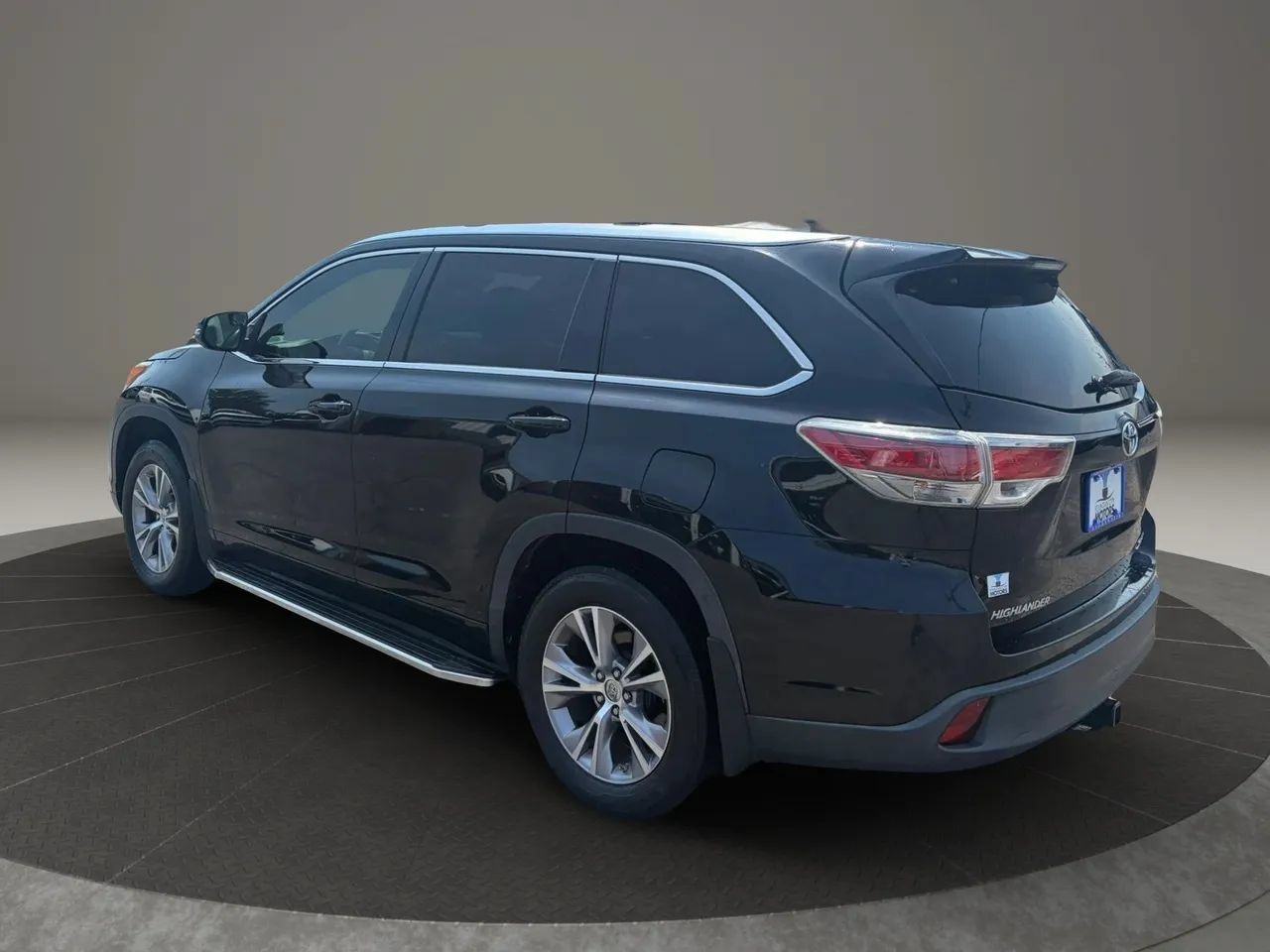Used 2015 Toyota Highlander XLE AWD/4WD image 3