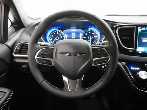 New 2026 Chrysler Voyager LX image 19