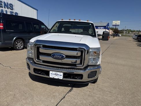 Used 2011 Ford F350 XLT w/ XLT Interior Pkg RWD image 2