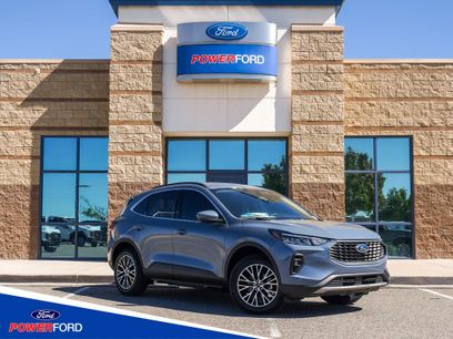 New 2025 Ford Escape SE w/ Class II Trailer Tow Package