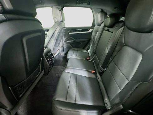 New 2026 Porsche Cayenne image 24