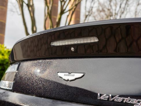 Used 2015 Aston Martin V12 Vantage S image 7
