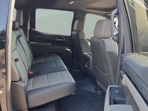 Used 2025 Chevrolet Silverado 1500 ZR2 w/ Technology Package AWD/4WD image 20